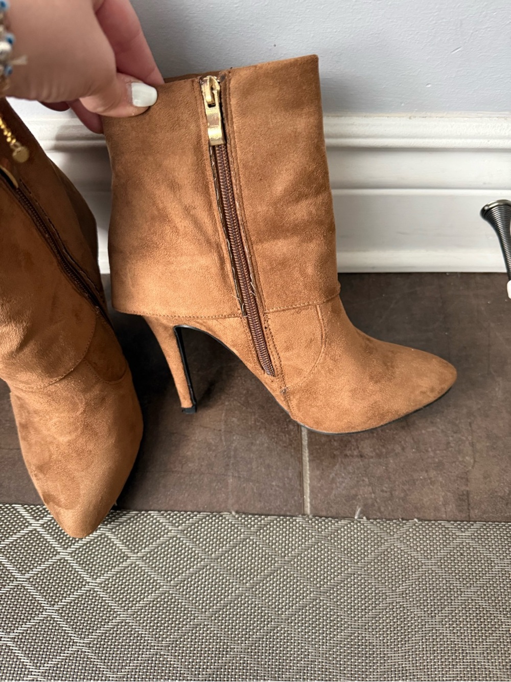 Women's Tan Suede Pointed-Toe Ankle Boots